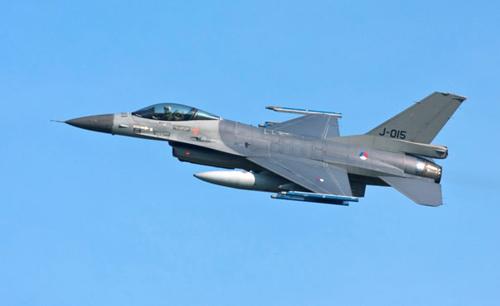 F-16 ファイティング ファルコン 50周年記念