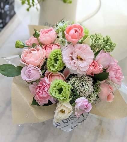 「送料無料」季節の輝いているお花をアレンジに　「誕生日」「誕生日 花」「父の日」「クリスマス」（誕生日）「ハロウィン」「出産祝い」「結婚のお祝い」「生花 アレンジメントフラワー」「t誕生日 花」「誕生花」「フラワーギフト 誕生日」「敬老の日」「敬老の日」のサムネイル