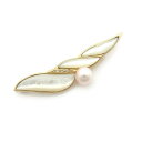【緑屋質屋】田崎(タサキ・TASAKI) パール・ホワイトシェル ブローチ 7.7mm ダイヤ入り K18YG【中古】