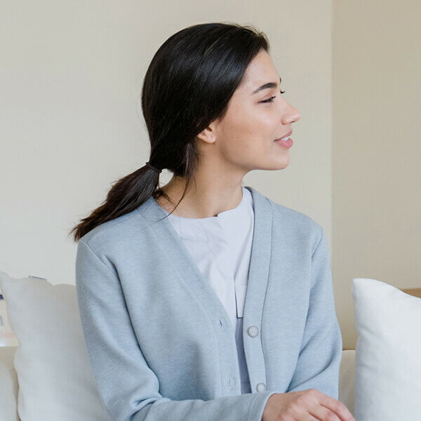 男性、女性用 Under Scrup☆V-neck Oxford Warm Cardigan Melange gray☆病院ユニフォームデザイナー専門ブランド Acmeci☆医者・病院制服・手術着・スクラブ・医務衣などの専門店です♪ Acmeci