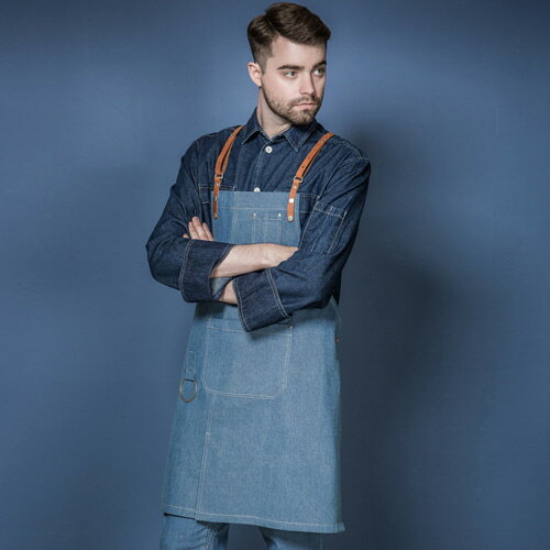 実用性にも優れたエプロン☆Customizing denim leather apron (Denim) AA1838☆ユニフォームデザイナー専門ブランド a.mont☆飲食店 ホテル サービスユニフォーム（制服）接客 厨房 コックコート エプロンなどの専門店です♪ ☆a-mont