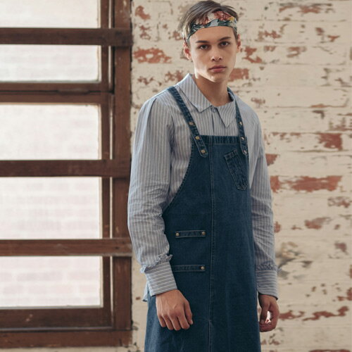 デニムパンツにサスペンダーをつけたような感のエプロン☆Y-strap denim washing apron Blue #AA1869☆ユニフォームデザイナー専門ブランド a.mont☆飲食店・ホテル・サービスユニフォーム 制服 …