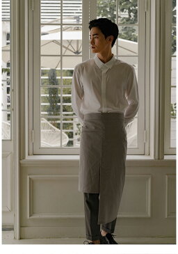丈の差をつけて感覚的にデザイン ウエストエプロン☆Different length welt pocket waist apron (Grey) #AA1933☆ユニフォームデザイナー専門ブランド a.mont☆飲食店・ホテル・サービスユニフォーム(制服)接客・厨房・コックコート・エプロンなどの専門店です♪ ☆a-mont