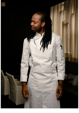 伸縮性と洗濯後の原状回復力に優れシェフコート☆Back side Cooling stretch chef coat (White) #AJ1945☆ユニフォームデザイナー専門ブランド a.mont☆飲食店・ホテル・サービスユニフォーム(制服)接客・厨房・コックコート・エプロンなどの専門店です♪ ☆a-mont