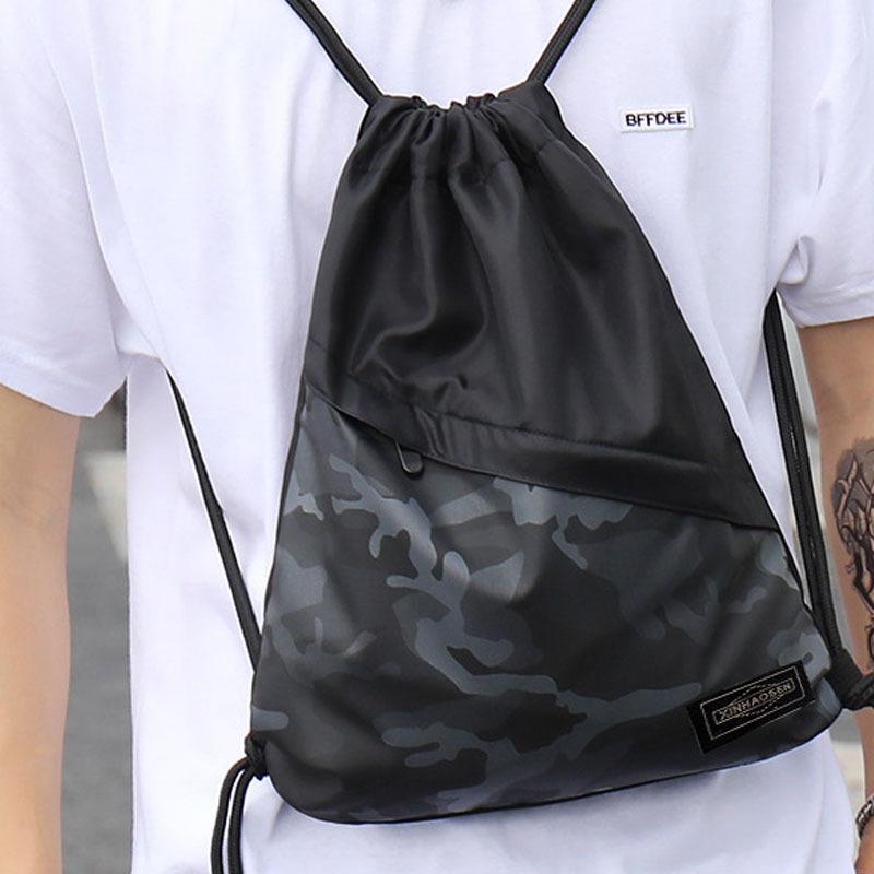 リュックサック 男女兼用 学生用 巾着袋 軽量 スポーツバッグ アウトドア 大容量 防水 迷彩柄