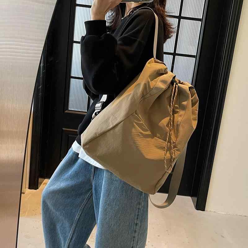 リュック バックパック カジュアル 旅行用 レディース メンズ ショルダーバッグ 巾着 大容量 A4 通気性..