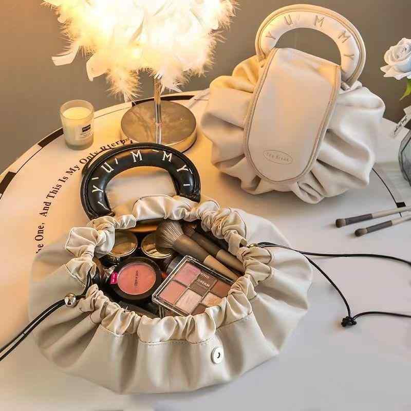 化粧ポーチ レディース 女性用 巾着型 PUレザー 大容量 防水 旅行用 ミルクティー ベージュ ブラウン ピンク 無地 アルファベット柄