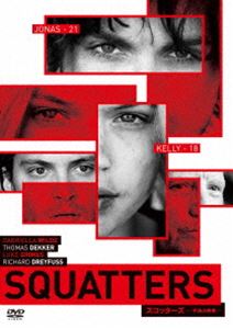 詳しい納期他、ご注文時はお支払・送料・返品のページをご確認ください発売日2014/10/8スコッターズ 〜不法占拠者〜 ジャンル 洋画ドラマ全般 監督 マーティン・ワイズ 出演 トーマス・デッカーリチャード・ドレイファスルーク・グライムズナンシー・トラヴィス若いジョナスとケリーはドラッグや盗みを繰り返しながらカリフォルニアのビーチでホームレス生活を送っていた。ある日、ジョナスが裕福な女性とそのメイドの会話を盗み聞きし、その家族が約1か月の間、家を留守にすることを知る。その後、女性の後をつけ家を突き止めたジョナスはケリーを連れその家に不法侵入し…。 種別 DVD JAN 4547462090041 収録時間 106分 画面サイズ シネマスコープ カラー カラー 組枚数 1 製作年 2013 製作国 アメリカ 字幕 日本語 英語 音声 英語DD（5.1ch）日本語DD（5.1ch） 販売元 ソニー・ピクチャーズ エンタテインメント登録日2014/07/18