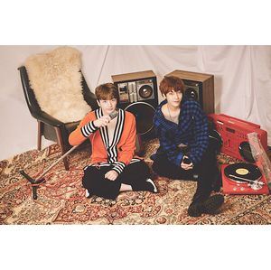 詳しい納期他、ご注文時はお支払・送料・返品のページをご確認ください発売日2018/6/25超新星 LIVE 2017 2U ジャンル 音楽洋楽ポップス 監督 出演 超新星ユナク、ソンジェ、グァンス、ソンモ、ジヒョク、ゴニルの6人で活動する韓国の男性アイドルグループ”超新星”。2007年9月に韓国デビュー、2009年9月に日本デビューを果たす。全員の身長が180cm以上というモデル並みのスタイル＆甘いマスクは日本でも瞬く間に人気を拡大。メンバーの1人1人がミュージカルやドラマ、バラエティなど幅広い分野で活躍しており、才能を発揮している。本作は、ライブ映像作品。2017年12月30日に東京国際フォーラムホールAで行われたライブの模様を収録しており、ユナク&ソンジェ2人の超新星としての最後のライブ映像を楽しめる作品に仕上がっている。 種別 DVD JAN 4541993037087 組枚数 2 販売元 KADOKAWA登録日2018/06/12