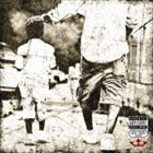 ジョーンズ ジム プレイフォーレイン詳しい納期他、ご注文時はお支払・送料・返品のページをご確認ください発売日2009/6/24ジム・ジョーンズ / プレイ・フォー・レイン（通常価格盤）プレイフォーレイン ジャンル 洋楽ラップ/ヒップホップ 関連キーワード ジム・ジョーンズNYハーレムを拠点にするラップ集団ディプロマッツの首領ジム・ジョーンズの、第4弾にして初のメジャー・リリースとなるソロ・アルバム。　（C）RS通常価格盤／ボーナストラック収録／2ヵ月限定フラッシュプライス商品はSICP-2134封入特典解説歌詞対訳収録曲目11.アルバム・イントロ feat.スター(5:14)2.プリング・ミー・バック feat.チンク・サンタナ(3:46)3.レット・イット・アウト(4:09)4.ハウ・トゥ・ビー・ア・ボス feat.リュダクリス＆NOE(5:07)5.メディスン feat.NOE＆チンク・サンタナ(5:36)6.フレネミーズ(4:16)7.プレシャス feat.ライアン・レズリー(4:10)8.ブロー・ザ・バンク feat.オッシー(3:40)9.ディス・イズ・フォー・マイ・ビッチ feat.オッシー(3:44)10.ガールフレンド feat.ジュエルズ・サンタナ＆オッシー(4:50)11.ディス・イズ・ザ・ライフ feat.スター(4:19)12.マイ・マイ・マイ feat.ラワナ(4:28)13.ポップ・オフ feat.NOE＆メル・メイトリクス(4:12)14.ポップシャンパン(3:35)15.レイン feat.レル、NOE＆スター(5:32)16.ナ・ナ・ナナ・ナ・ナ feat.Bree-beauty(3:59)17.アップタウン （日本盤ボーナス・トラック）(4:28)18.ザ・グッド・スタッフ （日本盤ボーナス・トラック）(3:56)▼お買い得キャンペーン開催中！対象商品はコチラ！ 種別 CD JAN 4547366047158 収録時間 79分04秒 組枚数 1 製作年 2009 販売元 ソニー・ミュージックソリューションズ登録日2009/04/29