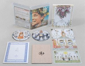 ミッドサマー詳しい納期他、ご注文時はお支払・送料・返品のページをご確認ください発売日2020/9/9関連キーワード：フローレンスピューミッドサマー Blu-ray豪華版ミッドサマー ジャンル 洋画ホラー 監督 アリ・アスター 出演 フローレンス・ピュージャック・レイナーウィル・ポールターウィリアム・ジャクソン・ハーパーヴィルヘルム・ブロングレンアーチ・マデクウィエローラ・トルキアビョルン・アンドレセンアメリカの大学生・ダニーたちは、交換留学生・ペレの故郷スウェーデンで夏至に行われる祝祭に誘われる。その村では、90年ごとに9日間の浄化の儀式が行われ、人々は着飾って様々な出し物をするのだという。人里離れた森の奥深く、美しい花々が咲き乱れる“ホルガ村”を訪れた5人は“白夜”のもと優しく穏やかな村人たちから歓待を受ける。しかし、閉鎖空間の中、次第に不穏な空気が漂い始め、ダニーの心はかき乱されていく…。封入特典解説リーフレット／ポストカードセット特典映像メイキング“Let the Festivities Begin”／MV“Bear in a Cage”／予告編集関連商品2019年公開の洋画 種別 Blu-ray JAN 4562474214230 収録時間 317分 カラー カラー 組枚数 2 製作年 2019 製作国 アメリカ 字幕 日本語 音声 英語DTS-HD Master Audio（5.1ch） 販売元 TCエンタテインメント登録日2020/06/12