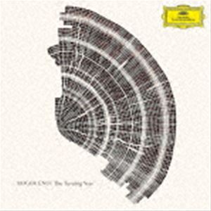 イーノ ロジャー ターニングイヤー詳しい納期他、ご注文時はお支払・送料・返品のページをご確認ください発売日2022/4/22ロジャー・イーノ / ターニング・イヤー（SHM-CD）ターニングイヤー ジャンル 洋楽クラブ/テクノ 関連キーワード ロジャー・イーノシンプルでピュアなサウンドの可能性を拡げるロジャー・イーノの音楽は、心に直接響く優しくも力強いもので、それぞれの楽曲が独自のキャラクターを持ちながらも、どこか他の曲とも密接に関係している。　（C）RSSHM-CD／オリジナル発売日：2022年4月22日封入特典解説付収録曲目11.ア・プレイス・ウィー・ワンス・ウォークト(6:05)2.スロー・モーション(1:53)3.イントロイト(0:10)4.ヒム(3:03)5.クリアリィ(2:31)6.ザ・ターニング・イヤー(2:42)7.ベルズ(3:23)8.ホープ （ザ・カインドネス・オヴ・ストレンジャーズ）(4:59)9.オン・ザ・ホライズン(3:53)10.イノセンス(3:10)11.サムシング・メイド・アウト・オヴ・ナッシング(4:23)12.アン・インティメイト・ディスタンス(4:20)13.スターズ・アンド・ホイールズ(4:53)14.ロー・クラウド、ダーク・スカイズ(5:32)▼お買い得キャンペーン開催中！対象商品はコチラ！ 種別 CD JAN 4988031506288 収録時間 51分06秒 組枚数 1 製作年 2022 販売元 ユニバーサル ミュージック登録日2022/02/22