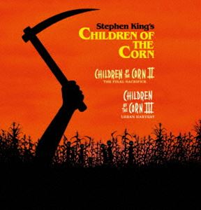 チルドレンオブザコーン詳しい納期他、ご注文時はお支払・送料・返品のページをご確認ください発売日2025/1/15関連キーワード：ピーターホートンチルドレン・オブ・ザ・コーン3作BD-BOX【数量限定】チルドレンオブザコーン ジャンル 洋画ホラー 監督 フリッツ・カーシュデビッド・F・プライス 出演 ピーター・ホートンリンダ・ハミルトンR・G・アームストロングジョン・フランクリンコートニー・ゲインズネブラスカ州の小さな田舎町ガトリン。一人の少年に突如トウモロコシの神が舞い降り、彼は教祖となった。教祖は手下の子どもたちを率いて町中の大人を惨殺。そんな子どもとトウモロコシしかいなくなったガトリンに、青年医師と恋人のカップルが迷い込む─。『チルドレン・オブ・ザ・コーン＜4K＞』、『チルドレン・オブ・ザ・コーン2／最後のいけにえ』、『チルドレン・オブ・ザ・コーン3／都会の収穫』の3作品収録。PG12封入特典ブックケース／巻き帯関連商品80年代洋画90年代洋画 種別 Blu-ray JAN 4988003891336 収録時間 276分 カラー カラー 組枚数 3 製作国 アメリカ 字幕 日本語 音声 英語DTS-HD Master Audio（ステレオ） 販売元 キングレコード登録日2024/11/11
