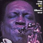 LIVE AT FILLMORE WEST詳しい納期他、ご注文時はお支払・送料・返品のページをご確認ください発売日2013/4/24キング・カーティス / ATLANTIC R＆B BEST COLLECTION 1000：： ライヴ・アット・フィルモア・ウェスト（完全生産限定盤／特別価格盤）LIVE AT FILLMORE WEST ジャンル 洋楽ソウル/R&B 関連キーワード キング・カーティスキング・カーティスの傑作ライヴ・アルバム。1971年、歴史的な夜となったフィルモア・イーストでのアレサ・フランクリンのコンサート。そこでバックを務めたキング・カーティストとそのバンドの演奏を記録した本作は、コーネル・デュプリー、ジェリー・ジェモット、バーナード・パーディら、達人ミュージシャンたちが生み出す極上グルーヴを鮮度そのままにパックした傑作。　（C）RS完全生産限定盤／特別価格盤／2013年デジタルリマスタリング／1971年作品封入特典解説付収録曲目11.メンフィス・ソウル・シチュー(7:37)2.青い影(5:19)3.胸いっぱいの愛を(2:32)4.アイ・スタンド・アキューズド(6:02)5.チェンジズ(7:07)6.ビリー・ジョーの歌(3:23)7.ミスター・ボージャングル(4:29)8.涙をとどけて(2:37)9.ソウル・セレナーデ(5:37) 種別 CD JAN 4943674137541 収録時間 44分46秒 組枚数 1 製作年 2012 販売元 ソニー・ミュージックソリューションズ登録日2013/01/08