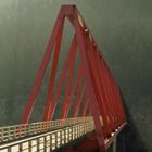 ROOMS FILLED WITH LIGHT詳しい納期他、ご注文時はお支払・送料・返品のページをご確認ください発売日2012/2/28FANFALO / ROOMS FILLED WITH LIGHTファンファーロ / ルームス・フィルド・ウィズ・ライト ジャンル 洋楽ロック 関連キーワード ファンファーロFANFALO美しきシンフォニック・ロックを奏でる5人組、ファンファーロ第二章!ファンファーロはイギリスを拠点とする男女混声5人組。ギターやピアノ、果てはチェロやマンドリン、クラリネット、ヴァイオリン、ウクレレにメロディカ、さらには手拍子足拍子まで、実に多彩な楽器を用いてバンドのポップなサウンドに様々な彩りを加えている。リード・シンガーでソングライターのサイモン・バルサザーのベッドルーム・プロジェクトとしてスタートした。彼の作る歌詞が印象的なポップ・ソングは、バンドが蔓延るロンドンの音楽シーンより、スフィアン・スティーヴンス、ベイルート、アーケイド・ファイアーなどのモダン・フォーク・サウンドに似ている。そんな彼のヴィジョンが膨らんで来た時、彼は様々な楽器を操るミュージシャンを集め、そのポップ・テューンを具現化した。グルグル回るタッピング・ギター、聴いた瞬間にやられてしまうピアノ・コード、不吉なストンプ、そして彼らの熱意は、クセになる。収録内容1. Replicate【リード・シングル】2. Deconstruction【シングル曲】3. Lenslife4. Shiny Things【シングル曲】5. Tunguska6. Everything Turns7. Tightrope8. Feathers9. Bones10. Dig11. A Flood12. Everything Resolves 種別 CD 【輸入盤】 JAN 0075678825590 登録日2012/02/08