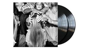 GODSPEED詳しい納期他、ご注文時はお支払・送料・返品のページをご確認ください発売日2024/11/1BLESSED MADONNA / GODSPEEDブレスド・マドンナ / ゴッドスピード ジャンル 洋楽クラブ/テクノ 関連キーワード ブレスド・マドンナBLESSED MADONNAこれはダンスフロアにおける、愛と喪失、エクスタシーの死、そして復活——。”ケンタッキー出身、今はロンドンを中心に活躍するハウスDJ／プロデューサー／アクティビスト、ザ・ブレスド・マドンナ。世界中のクラブやダンスフロアを沸かせている現代音楽シーンにおける””最もエキサイティングなターンテーブリスト””の一人である彼女が待望のデビュー・アルバムをリリース!カイリー・ミノーグやガブリエルズのジェイコブ・コラー、ジェイミー・プリンシパルやA-Trackなど多彩なゲストとのコラボレーションも話題の全24曲収録の大作『GODSPEED』登場!アナログLPも2枚組で発売!!”※こちらの商品は【アナログレコード】のため、対応する機器以外での再生はできません。収録内容［LP1 ： Side A］1. God Has Left The Room （Intro）2. Somebody’s Daughter Feat. Kareen Lomax3. Nowhere Fast4. Henny Hold Up Feat. Mother Marygold Ric Wilson5. Jinterlude Feat. Jin Jin6. Serotonin Moonbeams［LP1 ： Side B］1. Ed 種別 2LP 【輸入盤】 JAN 5054197441950登録日2024/09/20