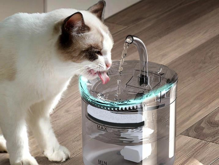 自動給水器 猫 犬 きれいな水 浄水 水道水 軟水 水飲み器 ペット 自動 給水器 自動水やり器 自動水やり機 みずのみ器 水 ペット給水器 ペット自動給水器 蛇口式浄水 1.8L 静音 循環式活性炭フィルター 猫用 犬用 お