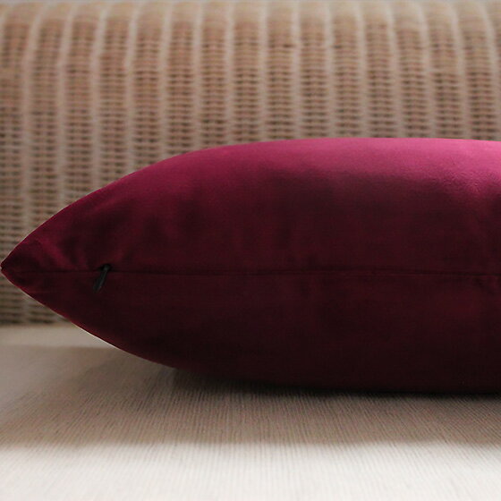 【2BUY200円OFFクーポン対象】ルビーレッド ベロア 30cm×50cm クッションカバー 赤 北欧 ベルベット 長方形 枕 レッド 無地 シンプル 北欧 北欧風 [2]