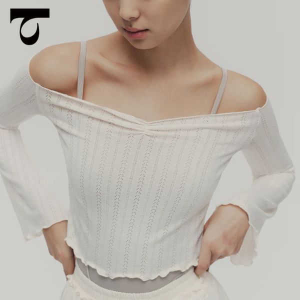 Rakuten - 【スーパーセール全品P5倍】 【タイファ　Typha】バレエ オフショルダー　トップス　長袖　バレエトップス 大人 Off-Shoulder Top with Flared Sleeves