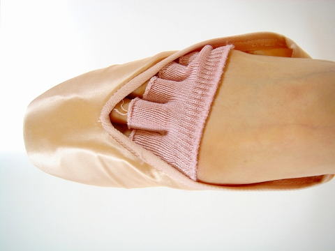 【ブラックフライデーP10倍※要エントリー】 バレエ用品 5本指トウパッド 日本製 バレエシューズやトウシューズの指の痛みを和らげる 『5本指トウパッド 2足セ...