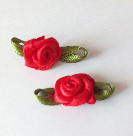 バレエ用品・巻きバラ葉つきのお花の飾り（レオタードやバレエシューズをカスタマイズ）2個セット