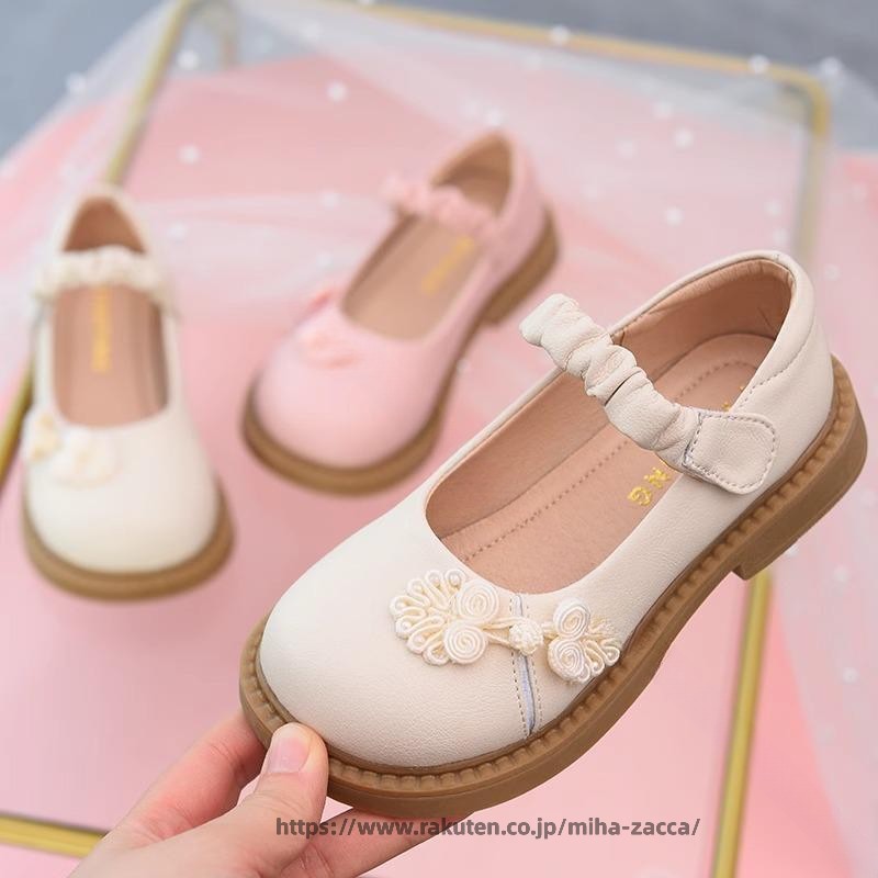 Rakuten - 大切な日の輝く一歩 女の子の華やかフォーマルシューズ リボンとチャイナ風デザインが愛らしい 柔らか靴底で長時間履きやすい マジックテープでお着替え簡単 通学や式典に最適な上品さ