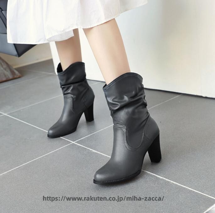 商品詳細 商品内容 ブーツ 商品特徴 ブーツ 仕様 付属品：無し素材:ゴムpu生産国：中国 サイズ サイズ（cm）：22.5cm,23cm,23.5cm,24cm,24.5cmヒール：8cm　筒丈：16cm　筒回り：30cm●形、色、質感が、商品ページ上と実物で異なって見える場合がございます。予めご了承くださいませ。 商品について： ※製造中（縫製、染色など）により商品において色味や柄、サイズに若干の誤差や、生地を織る際に糸の継ぎ目や多少のほつれ等が生じる場合がございますが、品質上の問題ではございませんのでご了承の上お買い求めくださいませ。※手作り商品でございますから、画像と若干異なる場合も御座います。 ※モデルに使用している小物、アクセサリ等はセット内容に含まれません。※発送上の状態によって商品がシワになる場合がございます。予めご了承くださいませ。発送について： ※即納商品以外で、メーカーから取り寄せを致しますので、7日間前後お時間を頂いております。 ※在庫確認、配送状況、休日を間にする事により、予定より遅くなる可能性がございます。 ※当店ではラッピングのサービスを行っておりません、ご了承くださいませ。メールについて： ※メール返信とご注文対応は、平日10：00〜18：00頃に対応しております。 ※携帯メールでの登録は迷惑メールによりメールが届かない場合がございます。 返品について： ※返品ご希望の際は商品到着から7日以内に必ず当店までご連絡をお願いいたします。 ※ご連絡がない場合の返品はご遠慮ください。※ご連絡を頂けましたらスムーズに対応できますので、ご協力いただけますようお願い申し上げます。送料について※★複数在庫、追加可、何点でも同梱配送は可能です。北海道・沖縄・離島への配送は商品によって異なる別途送料がかかります。 指定された配送時間は承っておりません。【miha雑貨】