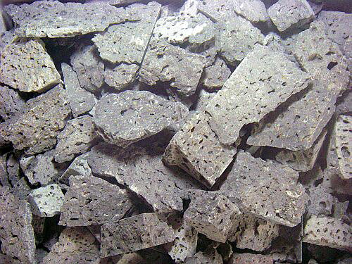 溶岩石・割り石 ラヴァロック 1kg バーベキュー bbq 溶岩石 黒 無煙 ih不可 焼き肉プレート 焼肉セット 焼肉グリル 焼肉用 ロースター ホットプレート コンロ セット グリル 用品 炭 卓上 ステーキ サウナ ストーン 焼石 おすすめ通販格安セール情報 楽天 通販