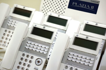 【新品ビジネスフォンセット】愛知県内・取付工事付　SAXA製　PLATIA2（プラティア2）光電話対応機器　・PT1000-2　Pro（1台）・　アナログ4回線（1枚）・TD810白電話機（5台）　（主装置をスタンダードに変更できます！）