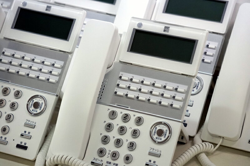 【新品ビジネスフォンセット】愛知県内・取付工事付　SAXA製　PLATIA2（プラティア2）光電話対応機器　・PT1000-2　Pro（1台）・　アナログ4回線（1枚）・TD810白電話機（3台）　（主装置をスタンダードに変更できます！）