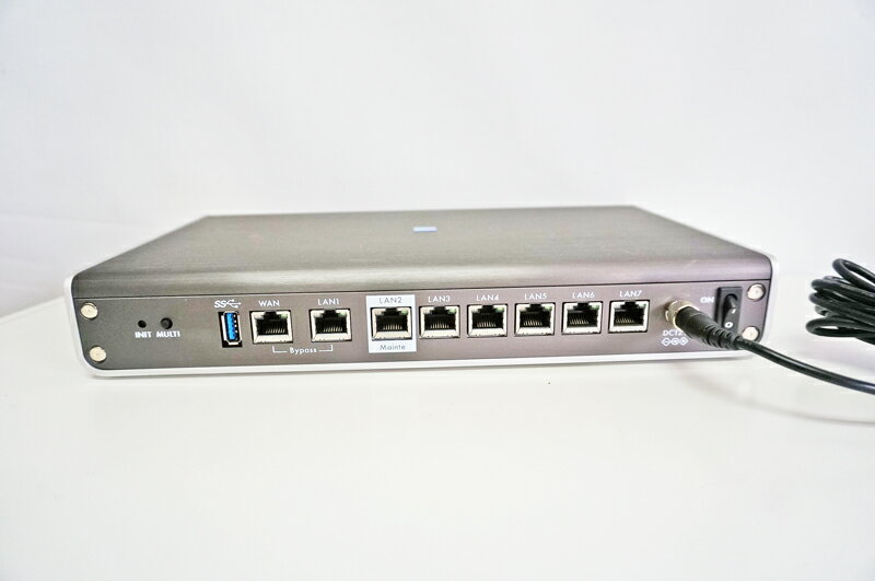 【中古】サクサ SAXA 統合脅威管理アプライアンス SS5000Std UTM ファイアウォール IPS アンチウィルス VPN 脅威対策