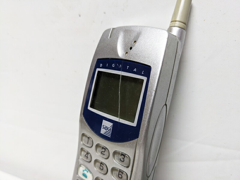 【中古】DC230：シングルゾーンデジタルコードレス電話機電波の範囲は狭い機種ですが、ノイズの影響を受けにくいです(6ボタン)アンテナ日焼け/電話機キズ・ひび割れ有※電池は付属しておりません※ 代引き不可