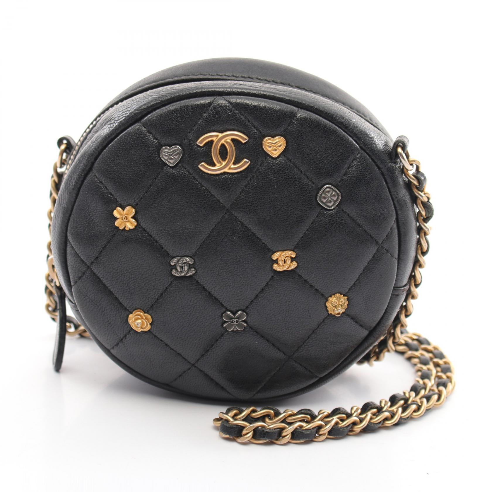 シャネル CHANEL マトラッセ ラッキーチャーム ラウンド ショルダーバッグ バッグ ラムスキン（羊革） レディース ブラック系 A81620 【中古】のサムネイル