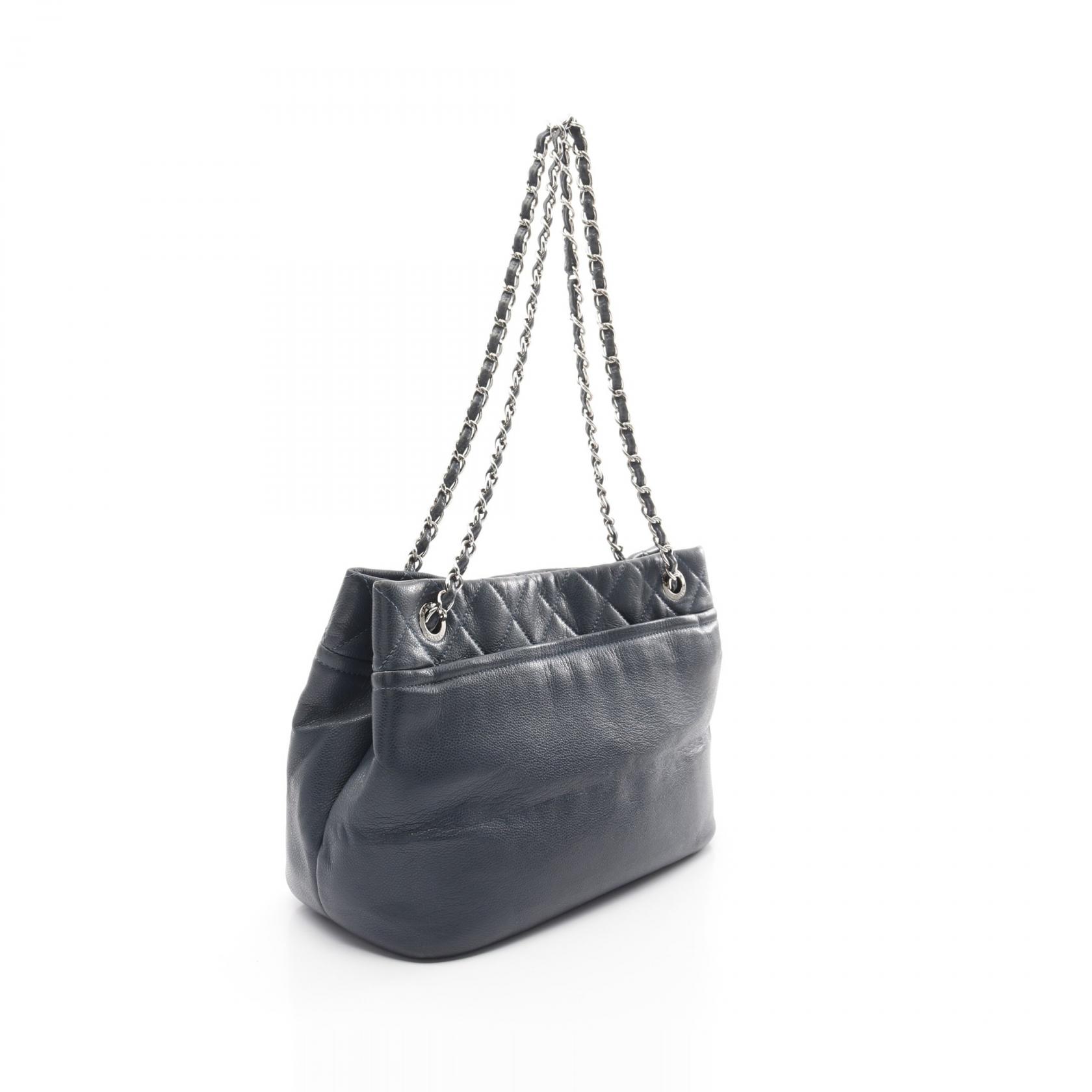 【10%OFFクーポン対象】シャネル CHANEL マトラッセ ココマーク トートバッグ バッグ レザー レディース ネイビー系 A48374 【中古】【0618-10cp】