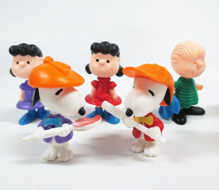 〇【スヌーピー/SNOOPY】『キンダーサプライズ 8種セット』ピーナッツ・peanuts・チョコエッグ・アメキャラ・コレクション　ディスプレイ　置物　フィギュア　かわいい　ファンシー　キャラクター　雑貨