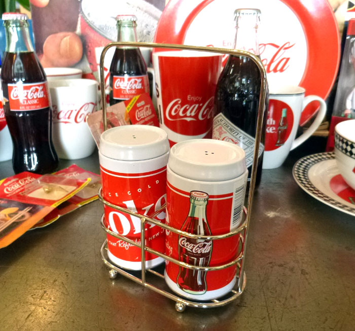 ◎【 Coca Cola コカ コーラ 】 『 コーク缶型 ソルト＆ペッパー 』 アメリカン雑貨 アメリカ雑貨 アメ雑 ソルトペッパー 塩コショウ 調味料入れ コーク Coke かわいい コレクション ダイナー アメリカン