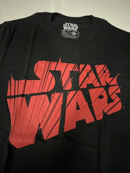 ◎【 STAR WARS/スターウォーズ 】『 流れ アシメ ロゴ (BK) / プリント Tシャツ 』Tシャツ 半袖 シャツ 日本未発売 アメカジ SF 映画 ダースベイダー アニメ コミック アメリカ雑貨 アメ雑 雑貨