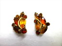 ◎【ヴィンテージアクセサリー/vintage accessories】『 リーフ型 琥珀色 立て爪 / イヤリング 』アクセサリー ヴィンテージ ビンテージ 耳飾り イアリング フラワー 葉 ビジュー 石 クリスタル 海外製 レトロ ファッション雑貨 アメ雑 アメリカン雑貨 雑貨