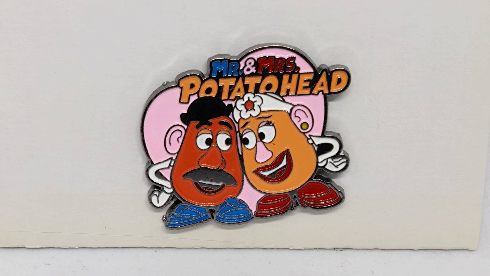 〇【 トイストーリー/Toy Story 】『ピンバッジ Mr.&Mrs.ポテトヘッド/MR. & MRS. POTATOHEAD』 TOY STORY Disney PIXAR ディズニー ピクサー トイ・ストーリー ピンバッジ ファッション アメ雑 アメリカ雑貨