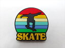 ◎【ラバーバッジ/rubber badge】『 SKATE トリック レインボー / ピンバッジ 』バッジ バッチ ピンバッチ スケボー スケートボード ゴム製 ファッション雑貨 アメ雑