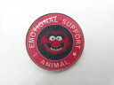 ◎【エレクトリック・メイヘム/the Electric Mayhem】『 EMOTIONAL SUPPORT ANIMAL / ピンバッジ 』バッジ バッチ ピンバッチ バンド ロックバンド マペットショー アニマル 音楽 コレクション ファッション雑貨 アメ雑