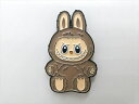 ◎【ピンバッジ/pin badge】『 The Monsters ラブブ お座り ライトブラウン / ピンズ 』バッジ バッチ ピンバッチ PINS 映画 Mo...