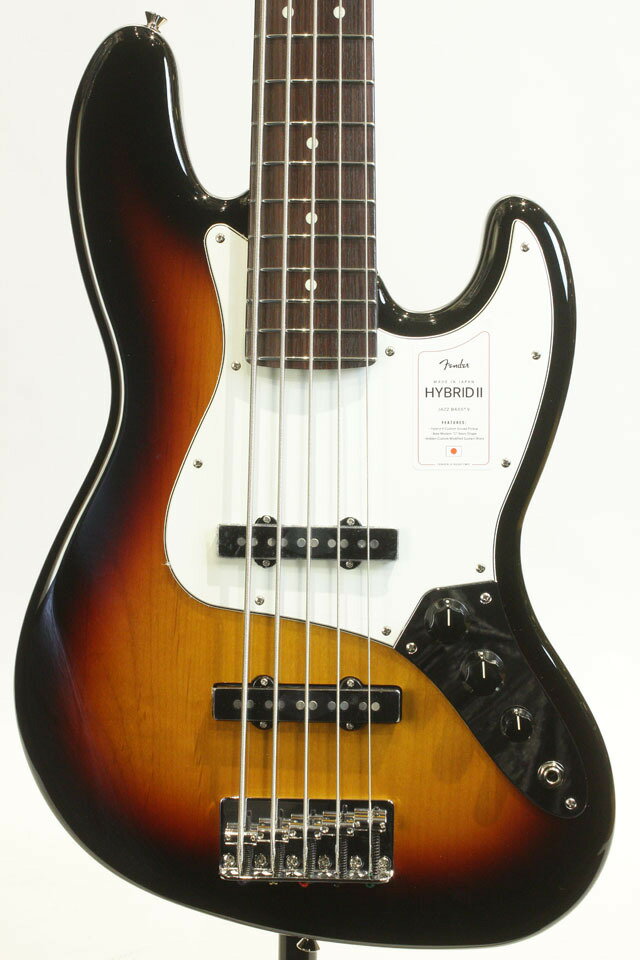 MADE IN JAPAN HYBRID II JAZZ BASS V 3-Color Sunburst。 アルダーボディ、メイプルネック/ローズ指板。HYBRIDIIの為に開発されたHybrid II Custom Voiced Single Coilピックアップを搭載。オーソドックスな王道スペックはそのままに、細部に亘りプレイアビリティとサウンドを追及致しました。スタッガードポールピースタイプのピックアップは各弦の音量バランスが整いやすく、安定したサウンドをアウトプット致します。またブリッジ下にブラス製のブロックを搭載、サスティーンの向上はもちろんの事、サウンド全体がタイトに引き締まった抜けの良いクリアなボトムレンジを提供致します。ネックもModern Cシェイプを採用し握り易く、指板ラディアスも9.5インチに設定されておりますので、弦高も下げやすい仕様になります。 今回の大幅なマイナーチェンジにより、サウンドもプレイアビリティもモダン指向に振り切った印象があります。サウンドは太くタイトにバランス良くアウトプットされます。ブリッジしたにブラスのブロックを搭載した事で必然と質量が上がり、Low-Bの再生にも大きく貢献している様に思います。発音のハッキリとした抜けの良いLow-Bを響かせてくれます。グリップ感も従来よりも細く握り易い印象で、ストレスフリーなプレイアビリティを提供致します。 パッシブの5弦ベースをご検討のプレイヤーにはおススメのモデルです。 ※画像はサンプルとなります。 BODY Body Material:Alder Body Finish:Gloss Polyurethane Body Shape:Jazz Bass ELECTRONICS Bridge Pickup:Hybrid II Custom Voiced Single Coil Jazz Bass?V Middle Pickup:Hybrid II Custom Voiced Single Coil Jazz Bass?V Controls:Volume 1. (Middle Pickup), Volume 2. (Bridge Pickup), Master Tone HARDWARE Bridge:5-Saddle Vintage-Style Hardware Finish:Nickel/Chrome Tuning Machines:Vintage-Style Pickguard:3-Ply Eggshell Control Knobs:Black Plastic Neck Plate:4-Bolt NECK Neck Material:Maple Neck Finish:Satin Urethane Finish on Back, Gloss Urethane Finish on Front Neck Shape:Modern "C" Scale Length:34" (86.36 cm) Fingerboard Material:Rosewood Fingerboard Radius:9.5" (241 mm) Number of Frets:21 Fret Size:Narrow Tall Nut Material:Bone Nut Width:1.875" (47.6 mm) Position Inlays:White Dot関連商品エレキベース Fender フェンダー MADE IN JAPAN H...エレキベース Fender フェンダー Made in Japan L...180,400円181,500円エレキベース Fender フェンダー Made in Japan L...エレキベース Fender フェンダー Made in Japan L...181,500円181,500円エレキベース FUJIGEN(FGN) フジゲン J-Standard...エレキベース FUJIGEN(FGN) フジゲン J-Standard...180,400円180,400円エレキベース FUJIGEN(FGN) フジゲン J-Standard...エレキベース Fender フェンダー Player II Modif...178,640円176,000円エレキベース Fender フェンダー Player II Modif...エレキベース Fender フェンダー MADE IN JAPAN L...176,000円174,900円