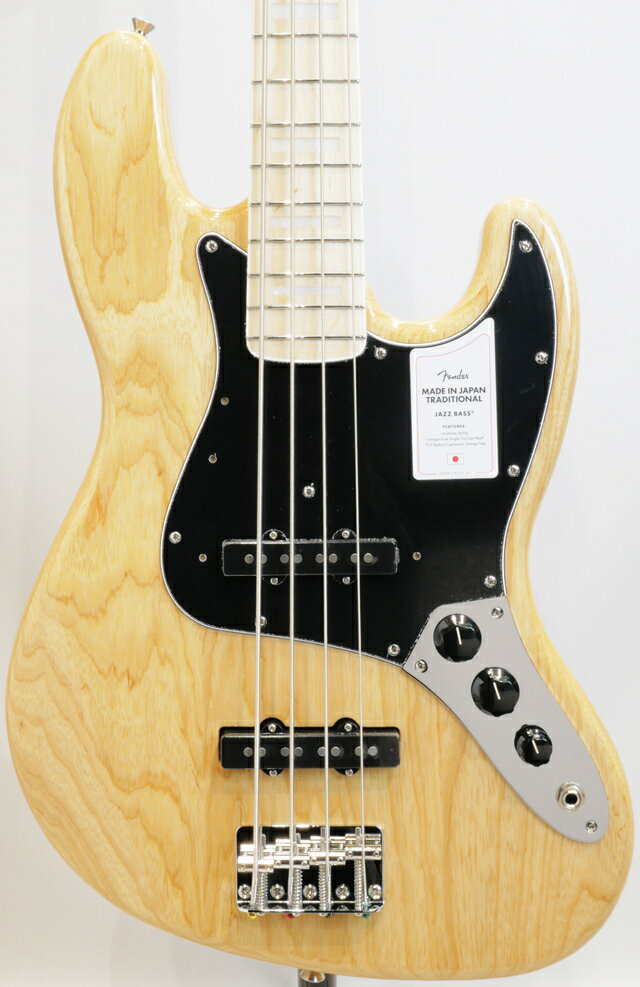 フェンダーの伝統的な楽器製作の美学と日本の洗練されたクラフトマンシップを融合することで導き出されたMade in Japan Traditionalシリーズ。フェンダーの正統なDNAが、確かなMade in Japanクオリティで蘇ります。 Made in Japan Traditional 70s Jazz Bassはグロスフィニッシュのアッシュボディを採用。20本のヴィンテ ージスタイルフレットを装備した9.5インチラジアスの”U” シェイプメイプルネックがTraditionalシリーズならではのクラシカルな演奏製を提供します。4サドル式ヴィンテージスタイルブリッジ、そしてTraditionalシリーズのために選定されたオリジナルピックアップはリアルで音楽的なヴ ィンテージトーンを奏でます。堅実なギタークラフトマンシップと、プレイヤーのニーズに柔軟に対応する答えが、本シリ ーズに反映されています。 当モデルは、バレットタイプのトラスロッドを採用しております。 Body : Ash / Gloss Polyester Neck : Maple / Gloss Urethane / “U" Shape / 34" Fingerboard : Maple / 9.5R / 20F Vintage / Nut : Bone / 38.1 mm Pickup : Vintage-Style Single-Coil Jazz Bass Controls : Volume 1. , Volume 2. , Master Tone Bridge : 4-Saddle Vintage-Style Tuner : Vintage-Style ストリング : Nickel Plated Steel (.045-.105 Gauges) ケース：ソフトケース関連商品エレキベース Fender フェンダー MADE IN JAPAN T...エレキベース Fender フェンダー MADE IN JAPAN H...170,500円169,400円エレキベース FUJIGEN(FGN) フジゲン JMJ2-AL-R ...エレキベース FUJIGEN(FGN) フジゲン JMJ2-AL-R ...171,600円171,600円エレキベース Fender フェンダー Vintera II 70s ...エレキベース Fender フェンダー Player II Modif...170,500円176,000円エレキベース Fender フェンダー Player II Modif...エレキベース Fender フェンダー Player II Modif...176,000円176,000円エレキベース Fender フェンダー Player II Modif...エレキベース Fender フェンダー Player II Modif...176,000円176,000円
