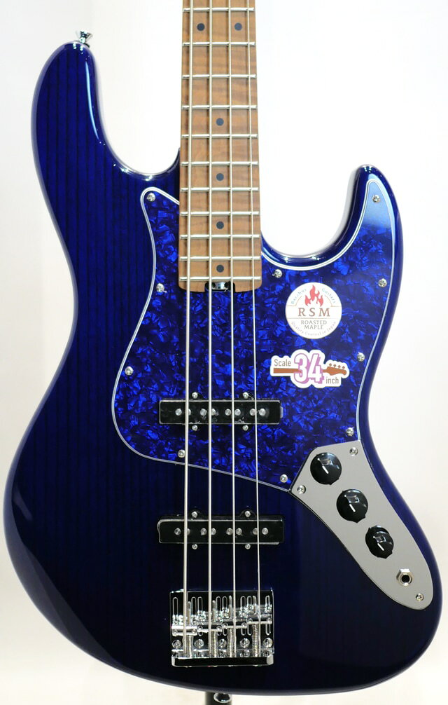 Bacchus Global Series Handmadeシリーズの仕様を海外工場にて生産する事でハイコストパフォーマンスを実現しているBacchusの定番ライン。そのお求めやすい価格帯と確かなクオリティで人気の高いシリーズです。 本国、飛鳥ファクトリーにて製作される最上位機種”WOODLINE”を基に海外生産されている”WL4-ASH”モデル。 当機最大の特徴は一目見て分かる色濃いネック材。そのネック＆指板には、高温で加熱処理して材の中の水分や油分を一定数量に揮発させることにより剛性を高め、豊かな生鳴りと経年変化したビンテージのような小慣れたトーンを生み出す、高級機種で採用される事の多いローステッドメイプル材が使用されております。 ボディは最上位機種”WOODLINE”でも使用されているアッシュ材に、一般的なJBモデルよりも少しスマートなサイズとなるディンキーシェイプも同様に採用されており、より”WOODLINE”に近いディティールが実現しております。 また、”WOODLINE”シリーズ定番”ターボスイッチ”も搭載され、トーンノブをプルアップすると2つのシングルピックアップをシリーズ(直列)接続し、従来とは一味違う太く力強いハムバッキング・ピックアップのようなサウンドを作り出します。 小振りなベースながらもネック材の特徴もあり力強い低音を持ち幅広いシチュエーションに対応可能なポテンシャルを持っておりますので、これからベースを始めようと思っていた方や、取り回しが良くて使いやすい2本目をお探しだった方におススメのベースです。新たに加わった“STB”（シースルーブルー）&”Blue Pickguard”モデル！ ブルーカラーに拘った新仕様！ブルーのピックガードはパーロイド柄の様で色々と輝く表情を見せてくれます！是非ご注目ください！ Body : Ash Neck : Roasted Maple Fingerboard : Roasted Maple Nut : Graphtech TUSQ XL Bridge : JB bridge w/ brass saddle Machineheads : Open Gear Type Pickup : Original JB set Control : 2Vol,1Tone(Pull up=Turbo SW) Scale : 864mm(34inch) Fingerboard Radius : 310R Width at Nut : 38.0mm Weight：4.4kg前後 Case：オリジナルソフトケース関連商品エレキベース Bacchus バッカス WL5-ASH / RMS/M...エレキベース Bacchus バッカス WL4-STD / RSM /...101,200円95,040円エレキベース Bacchus バッカス WL5-STD / RSM /...エレキベース Bacchus バッカス WL4-STD / RSM /...99,440円88,000円エレキベース Bacchus バッカス WL4-STD / RSM /...エレキベース YAMAHA ヤマハ TRBX605FM (IDB)...88,000円85,800円エレキベース Fender フェンダー Player II Preci...エレキベース Fender フェンダー Player II Jazz ...110,000円110,000円エレキベース Fender フェンダー Player II Jazz ...エレキベース YAMAHA ヤマハ TRBX605FM (DRB) 《...110,000円85,800円