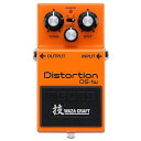 熟練のエンジニアが見つめ直したディストーションの原点、DS-1 Distortion DS-1は、1978年にBOSS初のディストーションとして登場した40年以上の歴史をもつレジェンド・ペダルです。鋭い歪みと豊かなサステインは、まさにディストーションの原点。数多くのレジェンド・ギタリストの足元を支えてきました。DS-1Wは熟練のエンジニアにより、こだわりのフル・アナログ・ディスクリートで新たに設計された2ステージのゲイン回路を採用。ディストーションを象徴するサウンドが得られるスタンダード・モードに加え、その可能性をさらに引き出すべくチューニングを加えたカスタム・モードを搭載。DS-1のサウンド・キャラクターを維持しつつ、中域に力強さのあるディストーション・サウンドが得られます。WAZAクラフトマンシップを、ディストーションの原点へ 時代やジャンルを超えて愛され続けるディストーション オレンジ色＝ディストーションというペダルの通念は、DS-1がディストーションの象徴であると共に、楽器としての完成度の高さを表しています。それまでのキャラクターとは異なる歯切れの良さとサステインを兼ね備えたディストーション・サウンドは、タイトなバッキングや伸びやかなソロ演奏を可能にしました。1978年のデビューから40年以上に渡り、ギタリストの最高のパートナーとして、ハードロック、メタル、フュージョン、グランジ等、あらゆるジャンルにおいて愛されてきたレジェンド・ペダルです。 2つのモードにより広がる活用方法 DS-1Wはスタンダードとカスタム、2つのモードを搭載。いずれのモードも、熟練のエンジニアが新たに設計した、フル・アナログ・ディスクリート構成の2ステージのゲイン回路を採用しています。激しく歪ませつつタイトで濁りのないバッキング・プレイをしたい場合は、スタンダード・モードが活躍します。モダンなリフやギター・ソロなど、より音に太さを必要とする場面ではカスタム・モードがポテンシャルを発揮。アイコニックな鋭いディストーションとサステインを維持しつつ、豊かな中域が特徴的な力強いサウンドを得られます。2つのモードを使い分けることで、シーンに応じた理想的なディストーション・サウンドで演奏できます。 スタンダード・モード：ディストーションの原点 スタンダード・モードでは、オリジナルのDS-1サウンドで演奏が行えます。歯切れの良さがありながらも伸びやかでスムーズなディストーションは、まさに多くのギタリストが愛するサウンドです。単体での使用はもちろん、歪ませたアンプにゲイン・ブースターとして繋げば、DS-1のエッセンスを注いだダイナミックで美しいディストーション・サウンドを得ることができます。低域と高域を同時にコントロールするユニークなTONEノブで音域のバランスを調節すれば、バンド・アンサンブルや使用するアンプに合わせた柔軟な音作りが可能です。 カスタム・モード：DS-1に新たな魅力を DS-1Wのカスタム・モードは、DS-1の特徴である鋭いディストーションとサステインを維持しつつ、新たなサウンド・キャラクターとレスポンスを実現。ミッド・レンジの押し出しが強くなり、バンド・アンサンブルの中でも強い存在感を放ちます。また、ピッキング時のレスポンスが素早く、ニュアンスもより忠実に反映。同じ設定でも、ピッキングの強弱によりクランチからディープなディストーションまで、多彩な表現が可能です。TONE ノブの効きも、カスタム・モードのキャラクターを活かした調節が行えるよう専用にチューニングされています。さらに、LEVELノブはスタンダード・モードと比較し最大値で +6dBとコントロール幅を拡張。アンプや歪みエフェクターを強力にプッシュするブースターとしても活躍します。 技 WAZA CRAFT とは 創業以来、BOSS のエンジニアはアナログ回路設計から最先端のデジタル技術を駆使した DSPまで、あらゆる技術や培ってきたノウハウ、そして音に対する熱いスピリットを注ぎ込み、最高のギター・サウンドを追求し続けてきました。そのクラフトマンシップの結晶といえるコンパクト ・ ペダルが「技 WAZA CRAFT」です。熟練のエンジニアにより、一つひとつのパーツの選定からこだわり抜き、丹念に組み上げられたアナログ回路を搭載。細部に至るまでこだわったメイド・イン・ジャパンの「技 WAZA CRAFT」 は、極上のサウンドと卓越した弾き心地をギタリストに提供します。 ■主な仕様■ 規定入力レベル　INPUT：-20dBu 入力インピーダンス　INPUT：1M Ω 規定出力レベル　OUTPUT：-20dBu 出力インピーダンス　OUTPUT：1k Ω 推奨負荷インピーダンス　OUTPUT：10k Ω以上 バイパス：バッファード・バイパス コントロール：ペダル・スイッチ、モード・スイッチ、DISTつまみ、LEVELつまみ、TONEつまみ インジケーター：CHECKインジケーター（バッテリー・チェック兼用） 接続端子　INPUT端子：標準タイプ、OUTPUT端子：標準タイプ、DC IN端子 電源：アルカリ電池（9V形）またはマンガン電池（9V形）、ACアダプター 消費電流：15mA 連続使用時の電池の寿命（使用状態によって異なります）　アルカリ電池：約50時間、マンガン電池：約25時間 外形寸法：73（幅）× 129（奥行）× 59（高さ）mm 質量（乾電池含む）：430g 付属品：保証書、チラシ（安全上のご注意、使用上のご注意、お問い合わせの窓口）、アルカリ電池（9V形、本体に接続済み） 別売品　ACアダプター：PSA-100 ※0dBu ＝ 0.775Vrms ※仕様およびデザインは改良のため予告なく変更することがあります。関連商品BOSS ボス DS-1W WAZA CRAFT Distortion...BOSS ボス SD-1W WAZA CRAFT SUPER Over...18,700円17,600円BOSS ボス TU-3W WAZA CRAFT Chromatic ...BOSS ボス MO-2 Multi Overtone マルチオーバー...17,600円17,600円BOSS ボス AW-3 Dynamic Wah オートワウ...BOSS ボス MT-2W Metal Zone (技 WAZA CR...17,600円19,800円VOX コンパクト エフェクター VALVENERGY MYSTIC ...VOX コンパクト エフェクター VALVENERGY CUTTING...17,600円17,600円BOSS ボス MT-2 Metal Zone ディストーション + ...BOSS ボス DS-1X Distortion ディストーション...14,300円20,900円DS-1Wは熟練のエンジニアにより、こだわりのフル・アナログ・ディスクリートで新たに設計された2ステージのゲイン回路を採用。スタンダード・モードに加え、その可能性をさらに引き出すべくチューニングを加えたカスタム・モードを搭載。