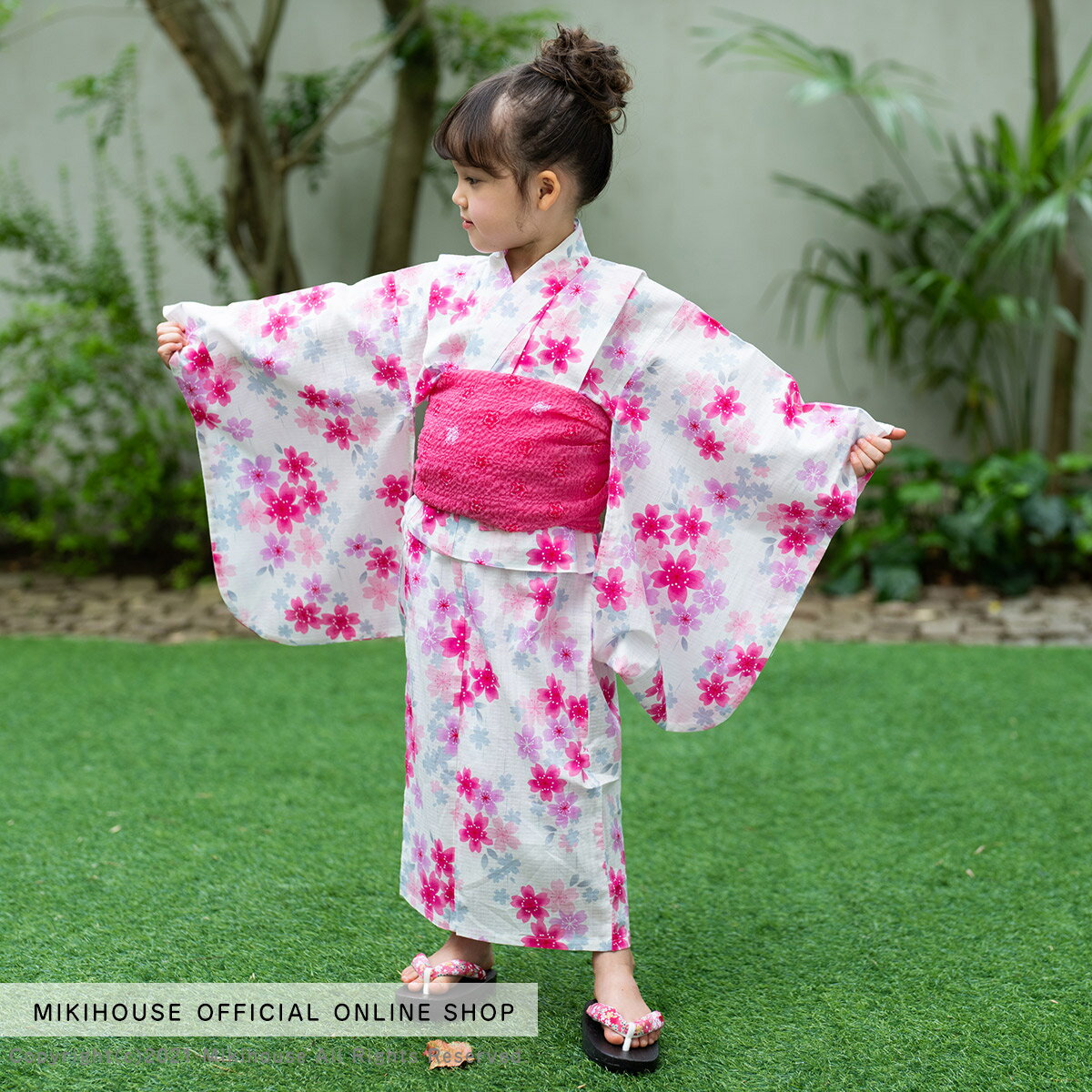 ミキハウス mikihouse さくらしぐれ柄浴衣（女児用）〈140cm（130cm-140cm）〉 キッズ 子供服 こども 子供 女の子 甚平 浴衣 お祭り こどもゆかた