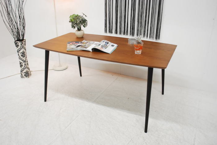 アウトレット 未使用 送料無料 現品限り 北欧調モダン カフェ風ダイニングテーブル 単品 ウォールナット 150幅ミキインテリア [2]