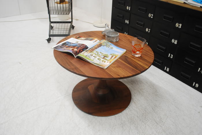 アウトレット 未使用 送料無料 現品限り デイアボロ 幅70cm オーク センターテーブル 高級感のある佇まい 丸 円 木材 天然木 オシャレ おしゃれ 北欧調 木製テーブル 高さ43 カフェ風 モダン リビング 家具ミキインテリア [2]