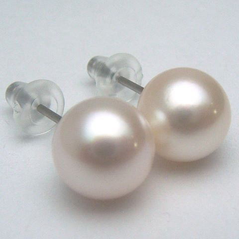 アコヤ真珠ピアス(チタン)【8mm-8.5mm】ewk-5256【花珠級】【越物】【メール便送料無料】(あこや真珠 和珠 あこや本真珠 パールピアス アコヤ本真...